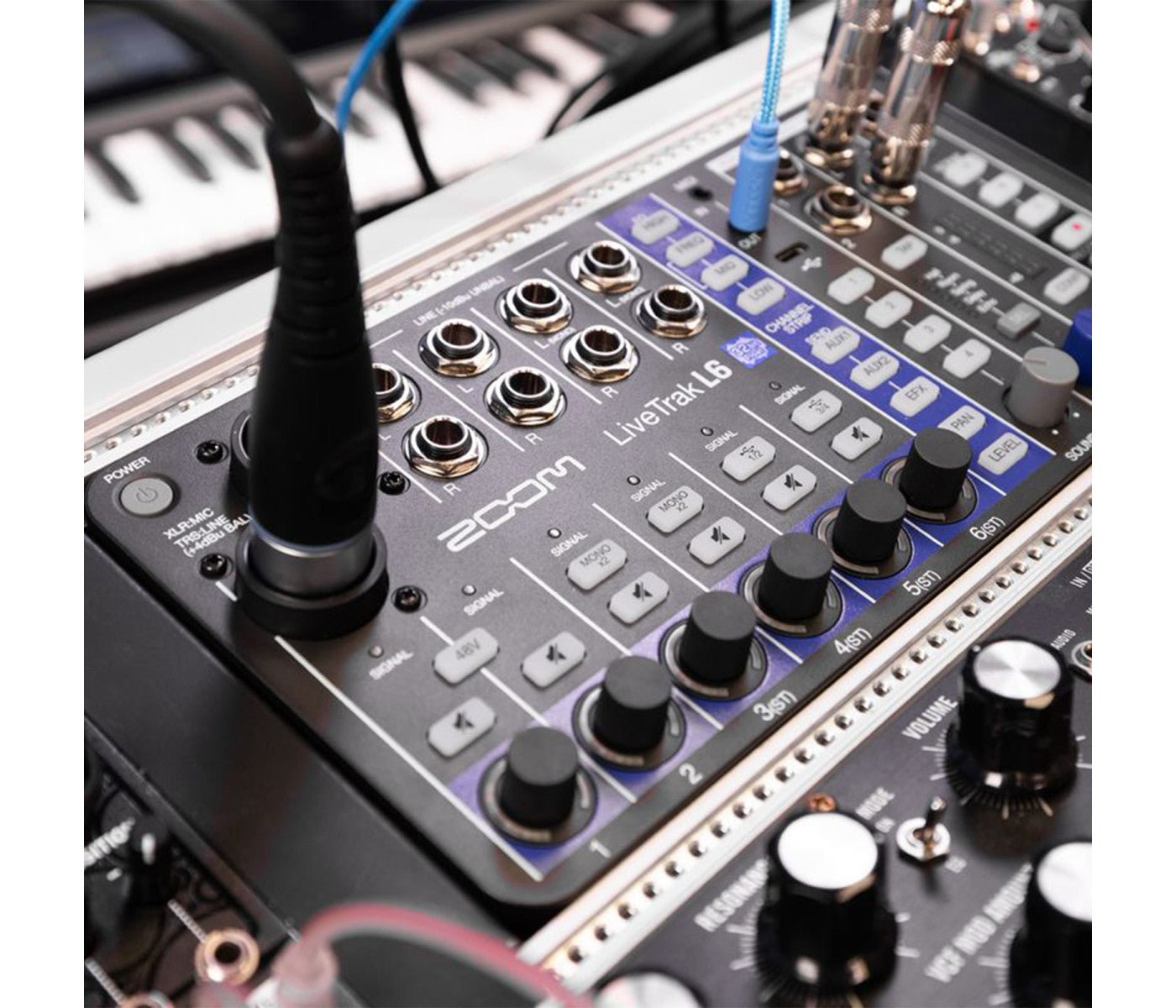 Zoom LiveTrak L6-ZOOM 10-Channel Compact Digital Mixer Brand: Zoom