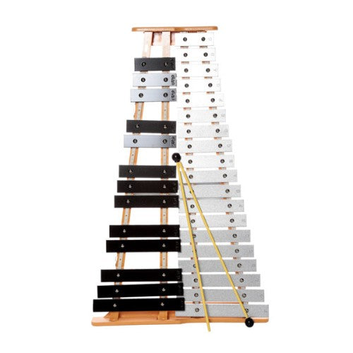 A 32 key xylophone with aluminum bars and wooden frame, accompanied by a pair of mallets, one with a soft end and the other with a hard end. The instrument is displayed alongside a hardcase.