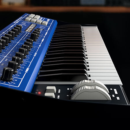 Behringer WaveHybrid Wavetable Synthesizer