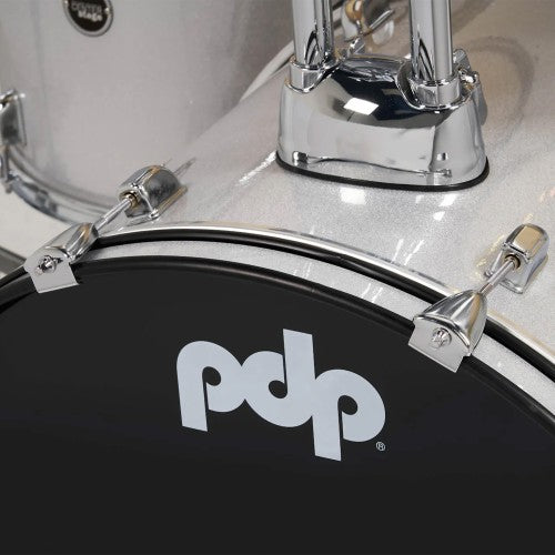 طبول PDP PDCE2015KTDW مجموعة طبول مركزية مكونة من 5 قطع مع أدوات وصنوج - أبيض ماسي لامع