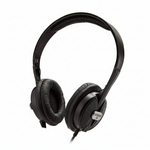 Close detail of the Behringer HPS5000 earcups, closed-back cushions, headband, and cable on a clean white background